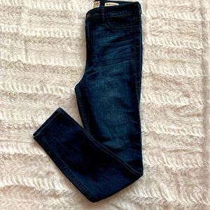 BRAND NEW HOLLISTER JEANS